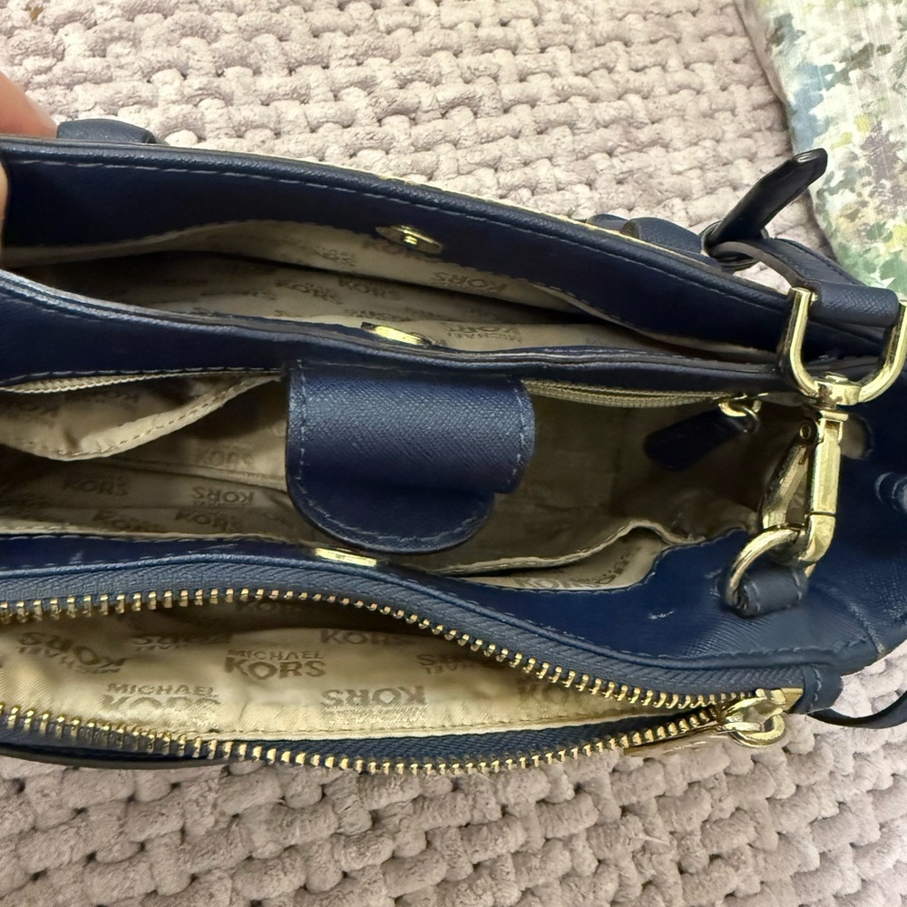 Michael Kors Blue Floral Crossbody Bag - Picture 5 of 7